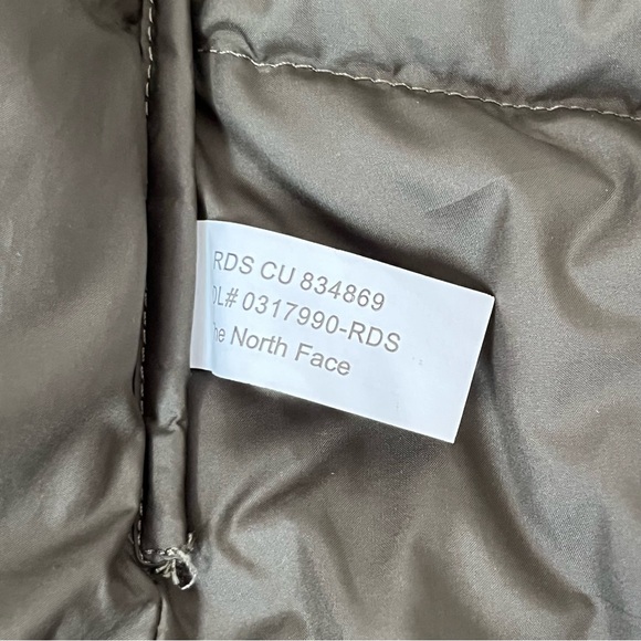 The North Face Nuptse 700 Down Stowaway Puffer Vest - Picture 13 of 16